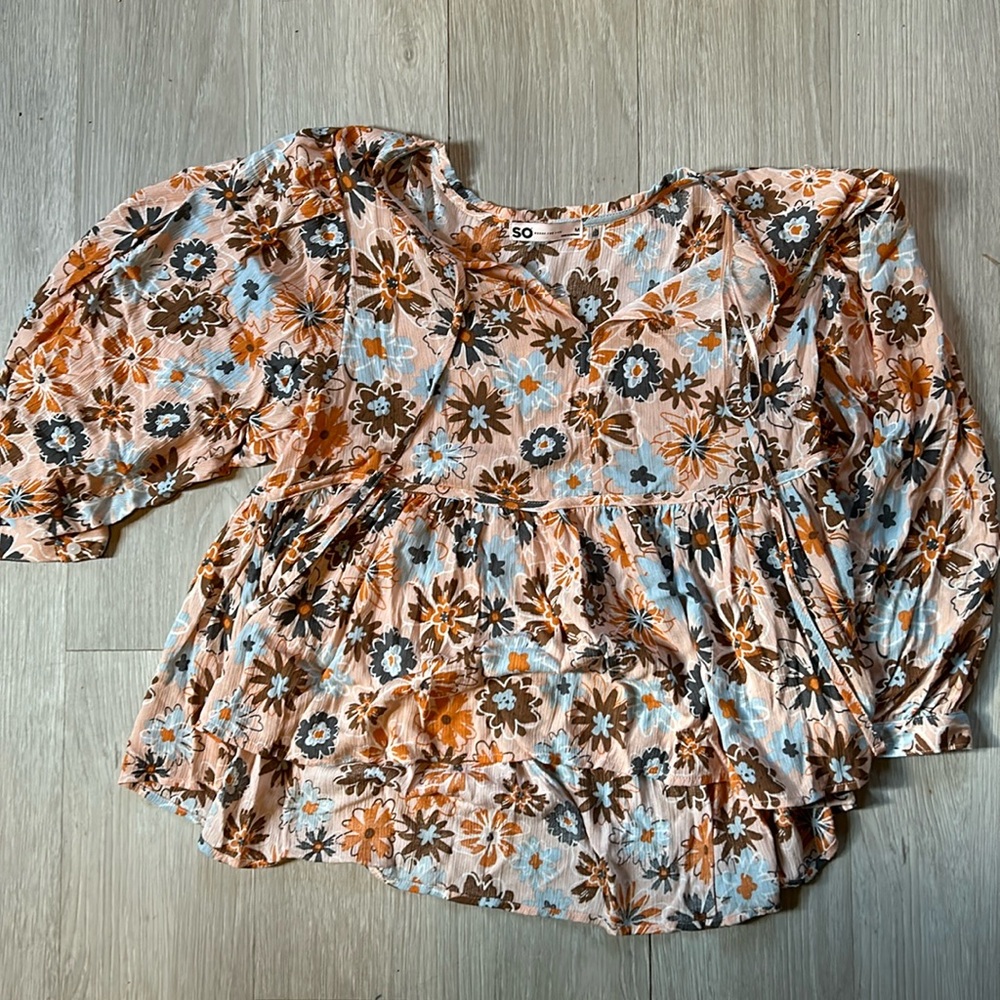 SO Goods For Life Women’s Medium Blouse
